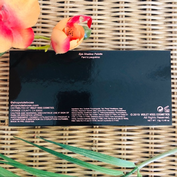 Violet Voss: Essentials EyeShadow Palette - Picture 5 of 6